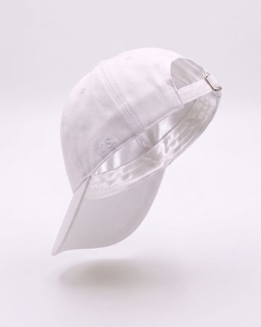 White coloured silk lined cap from The Big Silk.